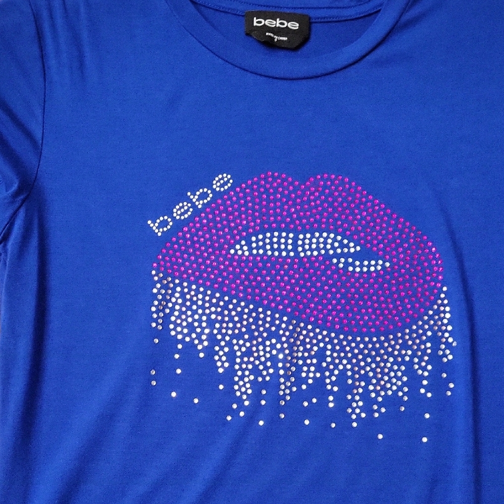 Bebe Royal Blue Tee with Pink and White Lip Graphic EARLY SALE 🤑🤑